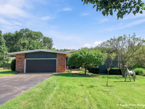 1402 Appaloosa Trl, McHenry, IL 60051