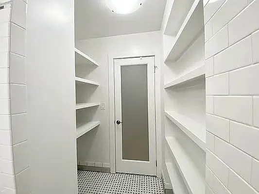 Rented by Bruma Realty LLC | media 9