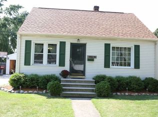 1733 S Sanders St, Appleton, WI 54915