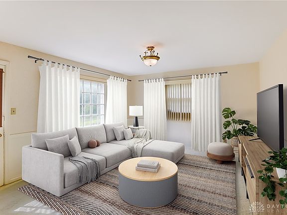 3rd image of 310 Heidi Ct