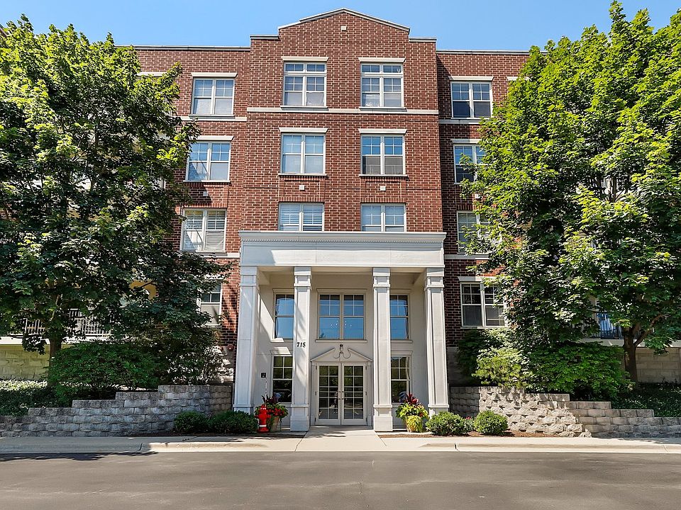 1st image of 715 Astor Ln Unit 202