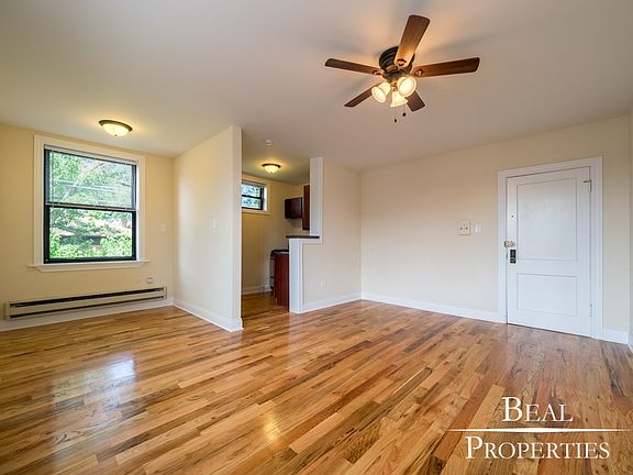 3rd image of 818 W Diversey Ave #818B