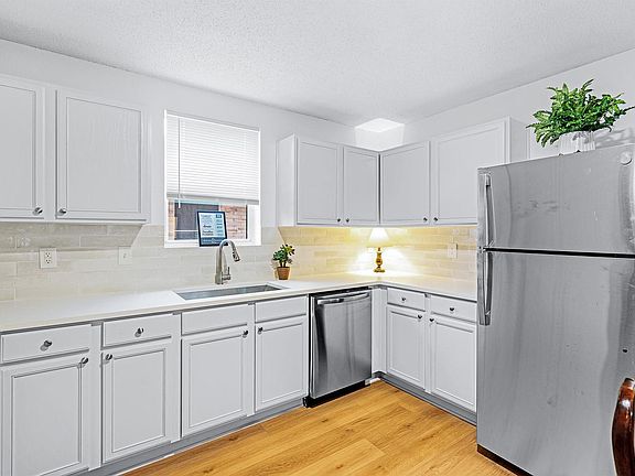 5th image of 1504 Honey Bee Ln #18107298