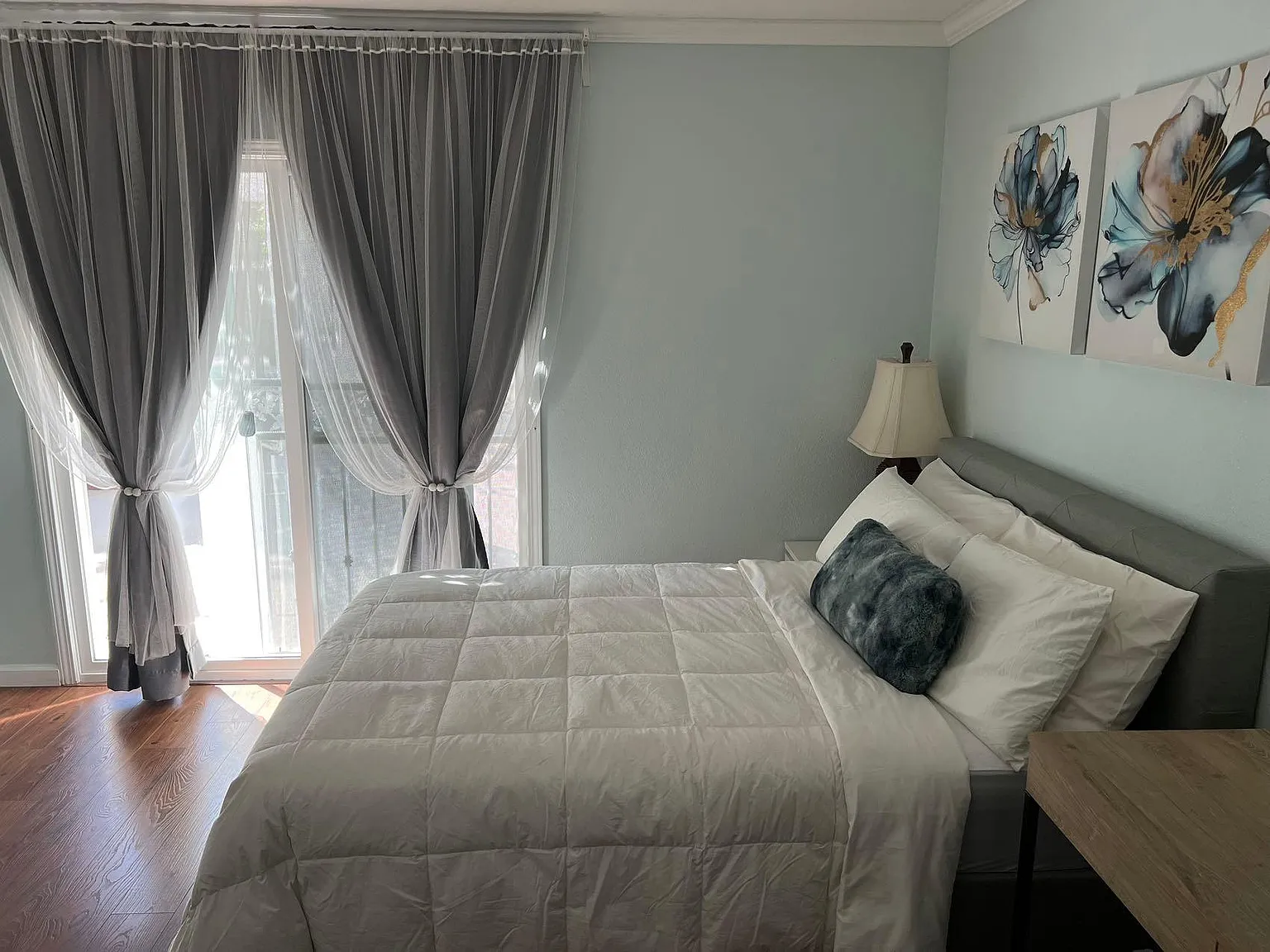 1 bed, 280 sqft, $1,300 — Photo 4