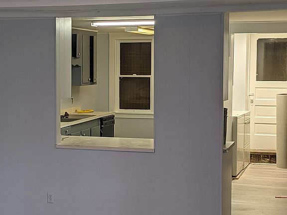 3rd image of 15-23 Spring Street Ext