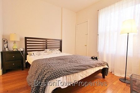 3rd image of 38 Winchester Street 2 N