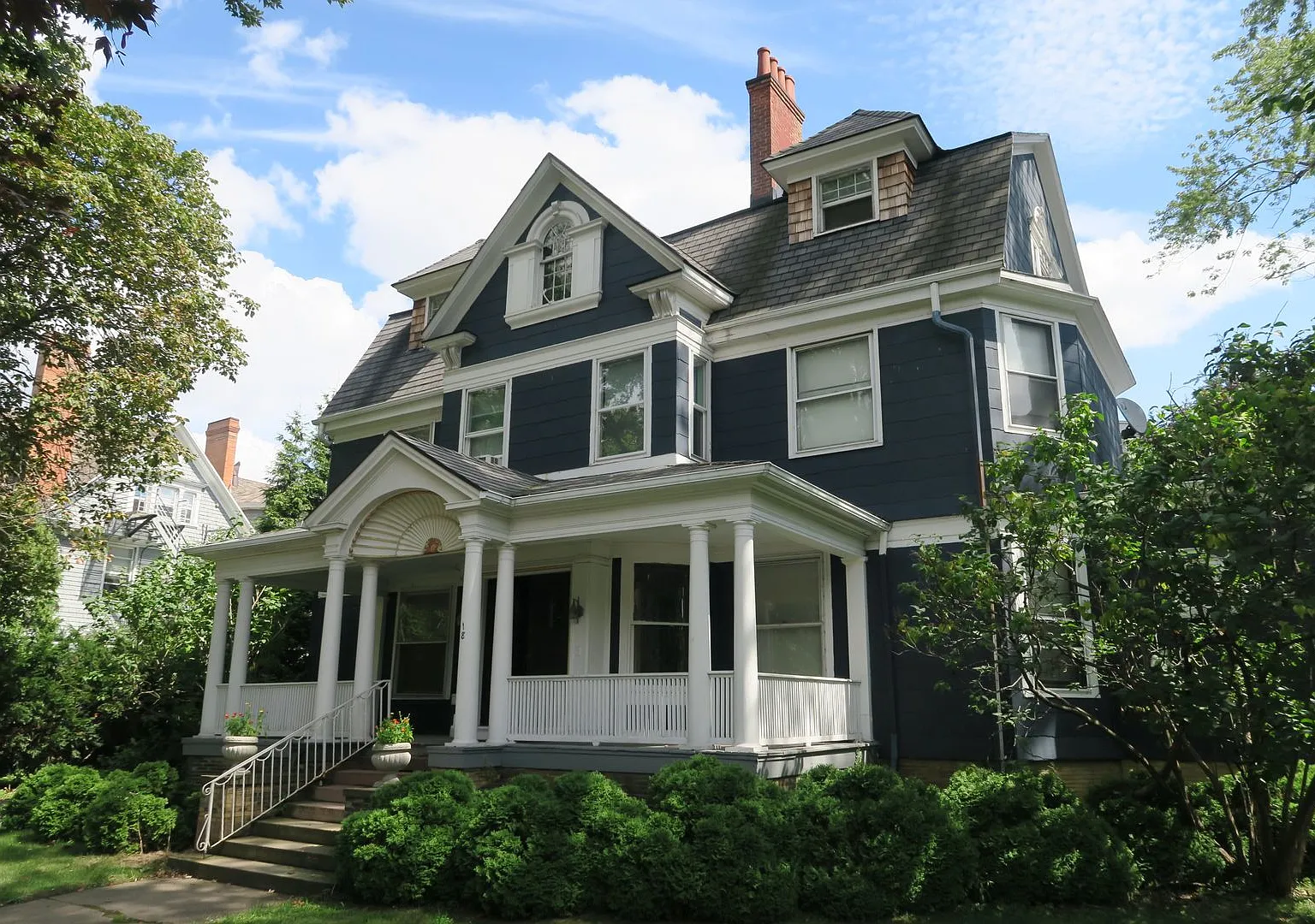 18 Portsmouth Terrace — Photo 2