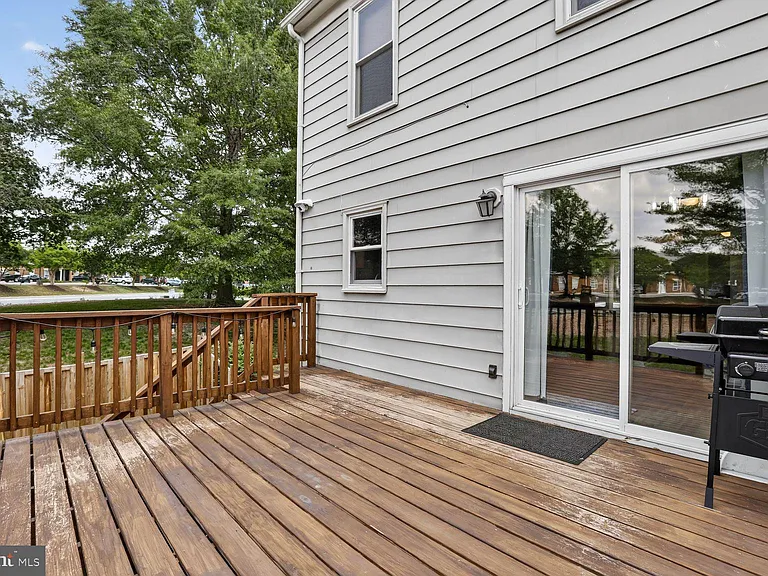 10714 Gideon Ct — Photo 15