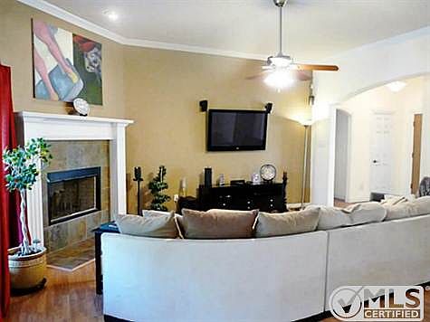 3rd image of 525 Meadow Hill Dr