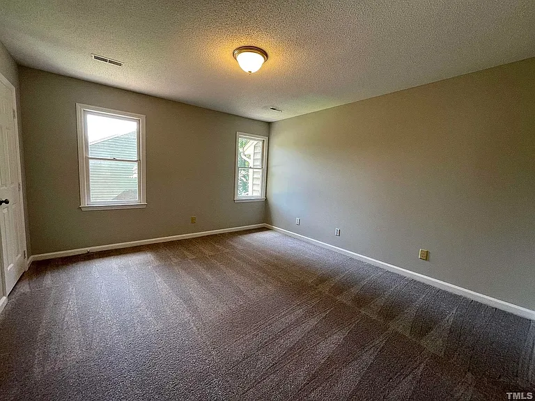 3205 Warwick Dr — Photo 9