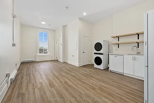 29A King St E #204 Photo 1
