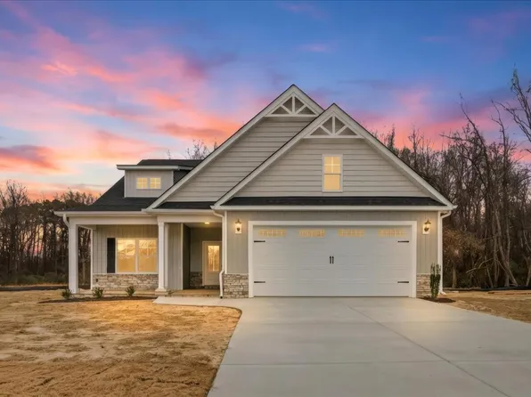 402 Creeks Edge Dr, Pikeville, NC 27863