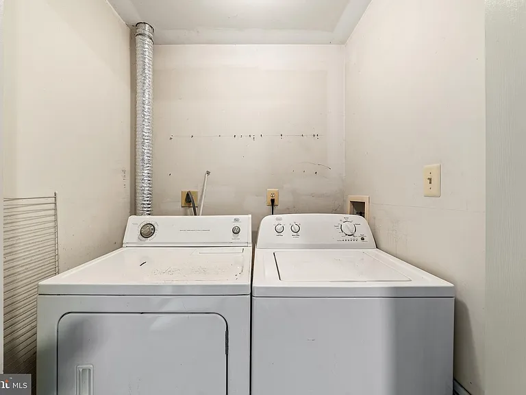 570 Highland Towne Ln — Photo 8
