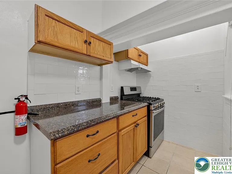 626 N 11th St — Photo 21