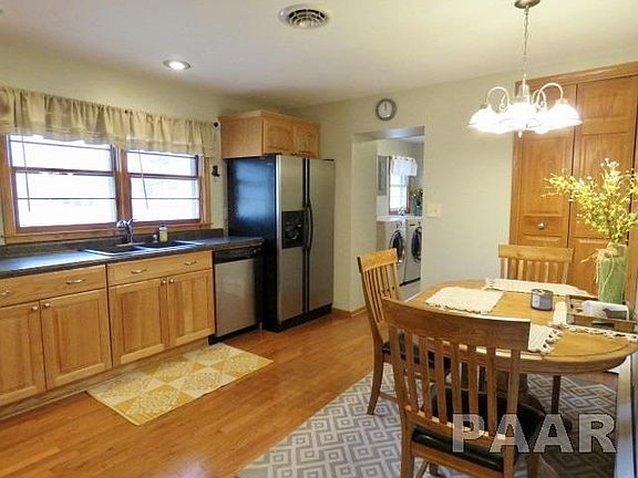 4th image of 521 N Linden St