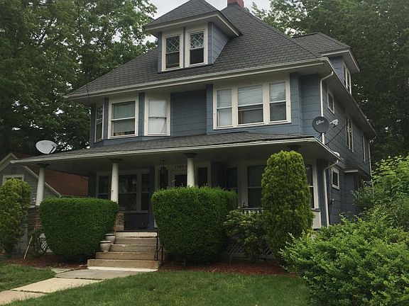 2nd image of 1189 Belle Ave