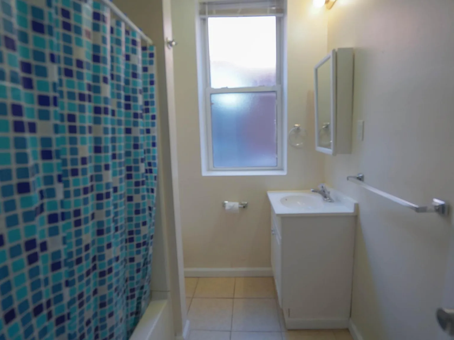 2 bed, 1050 sqft, $1,595 — Photo 2