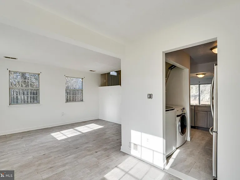 1015 Copperfield Ct — Photo 8