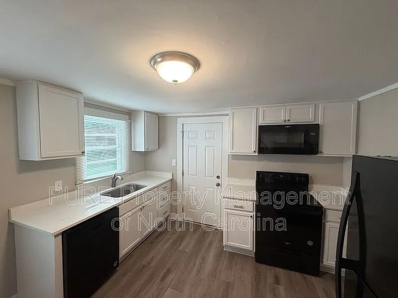 2 bed, 1.0 bath, 624 sqft, $1,049 — Photo 4