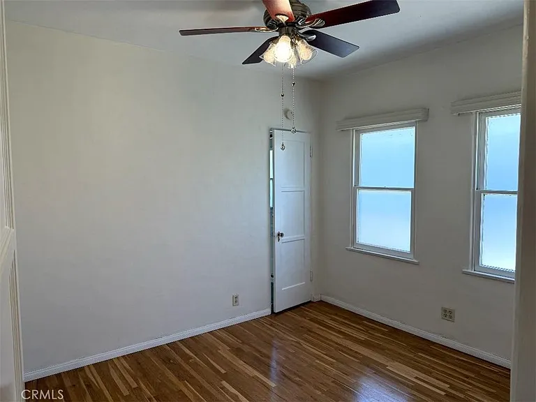 7429 Hesperia Ave — Photo 13