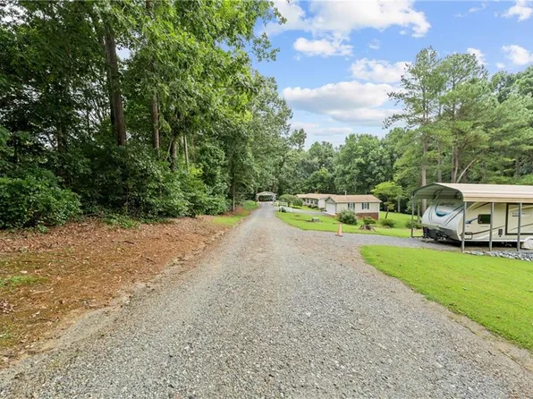 6904 Campbell Rd, Pleasant Garden, NC 27313
