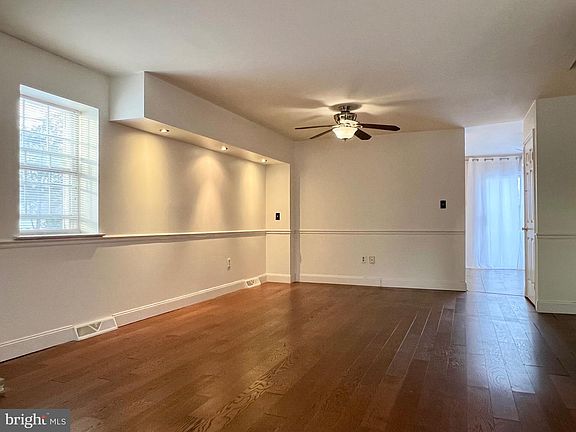 3rd image of 2515 Fieldcrest Ave