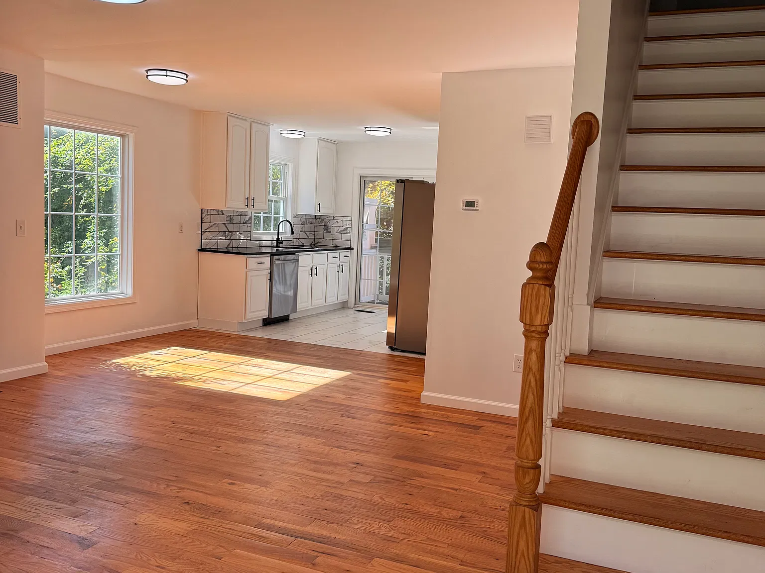 3 bed, 1666 sqft, $3,000 — Photo 3