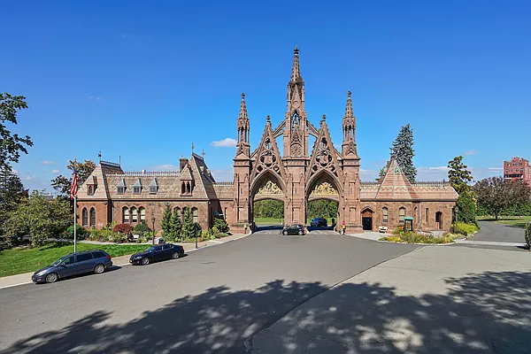 Rented by Daniel Gale Sotheby's International Realty | media 24
