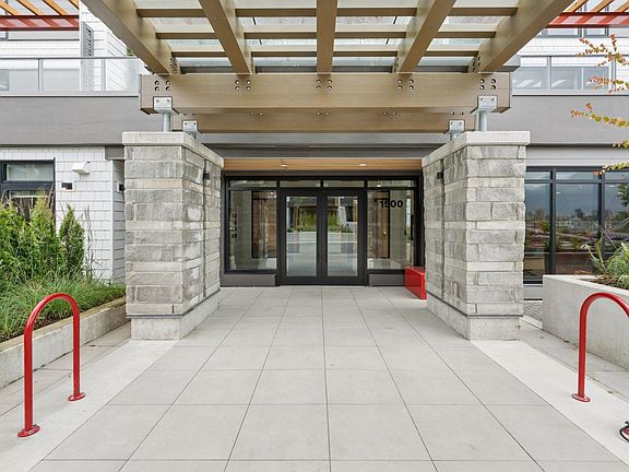 2nd image of 1500 Scott Cres #421