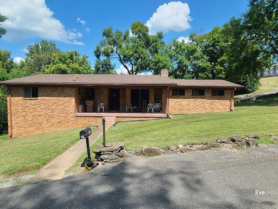 1st image of 606 Chris St