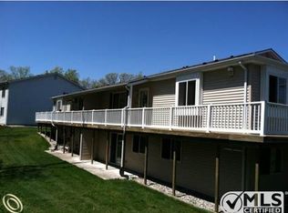 9508 Timber Ridge Dr, Grand Blanc, MI 48439