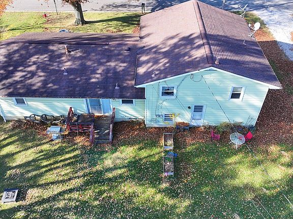 4th image of 165 Leslie Ln