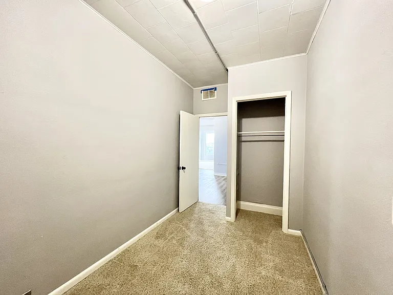 700 Hackett St — Photo 2