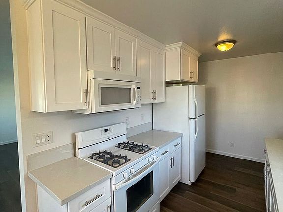 2nd image of 3921 San Lorenzo Ct