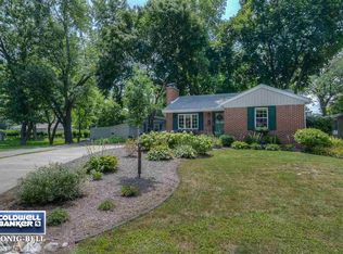 13 Dawes Pl, Bloomington, IL 61701