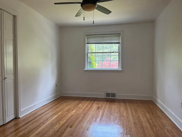 200 Grandview Rd — Photo 15