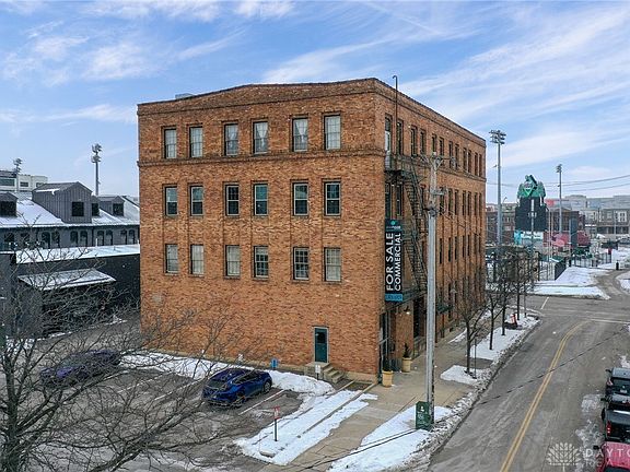 2nd image of 434 E 1st St #332