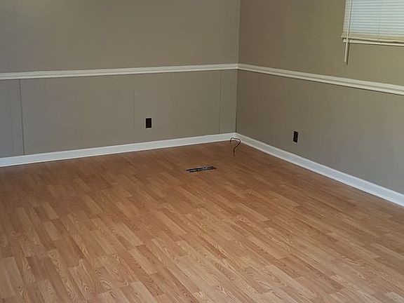 5th image of 100 W Parkview St