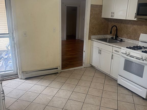 3rd image of 329 E Merrimack St