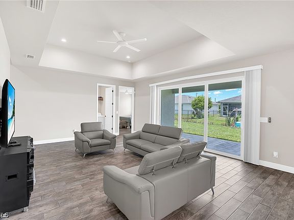 5th image of 1049 Solar Ct