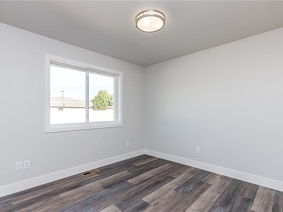 4th image of 1222 Daylight Ln