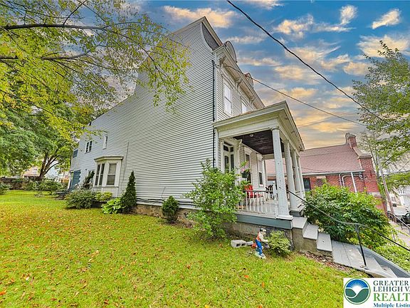 5th image of 820 Ferry St