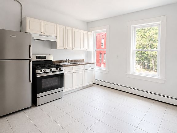 3rd image of 10 Summer St APT 3B