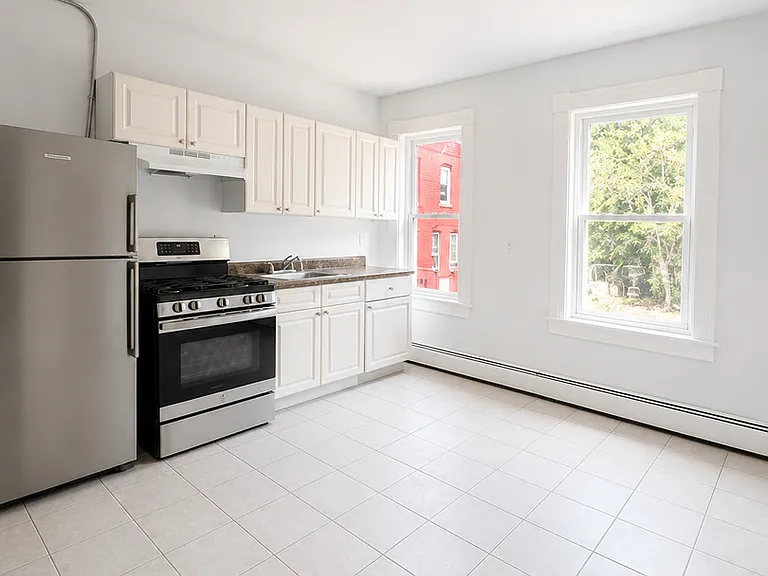 10 Summer St #3B — Photo 3