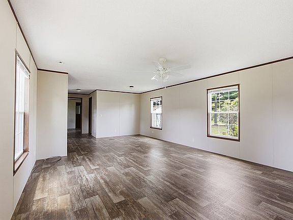 3rd image of 132 Villa Dr