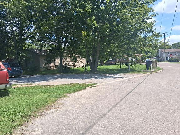 5th image of 104 Cline Ct