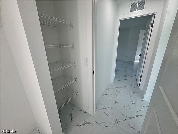 4th image of 728 Ledge St