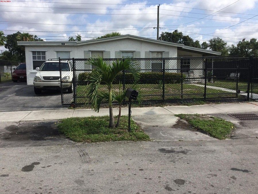 1st image of 2901 NW 5th Ct