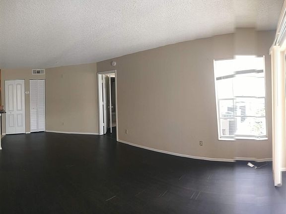 4th image of 153 Santa Clara Dr APT 5