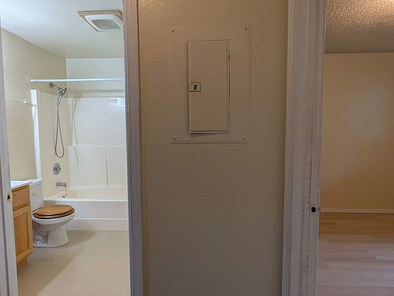 4th image of 1323 23rd Ave #3